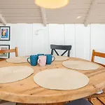 5 Person In Hejls