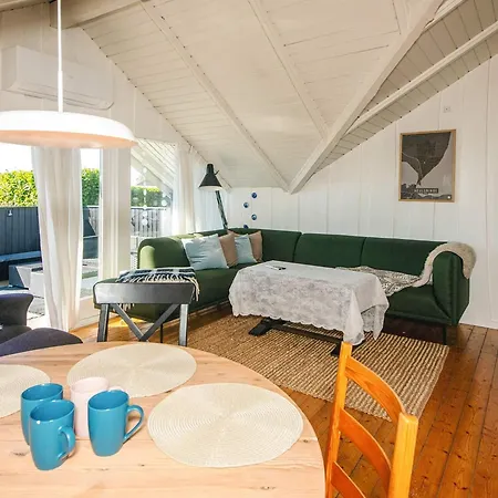 5 Person In Tatil Evi